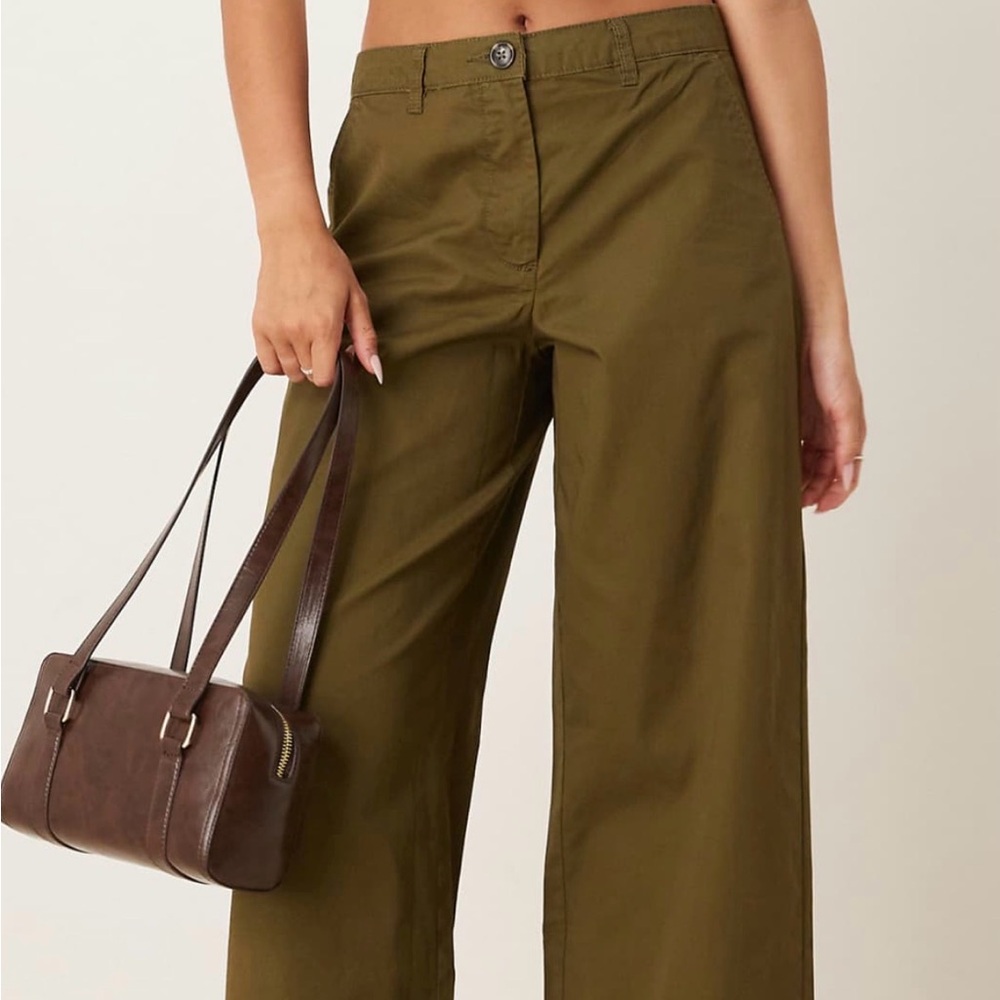 Stylish Olive Women's Wide-Leg Capris